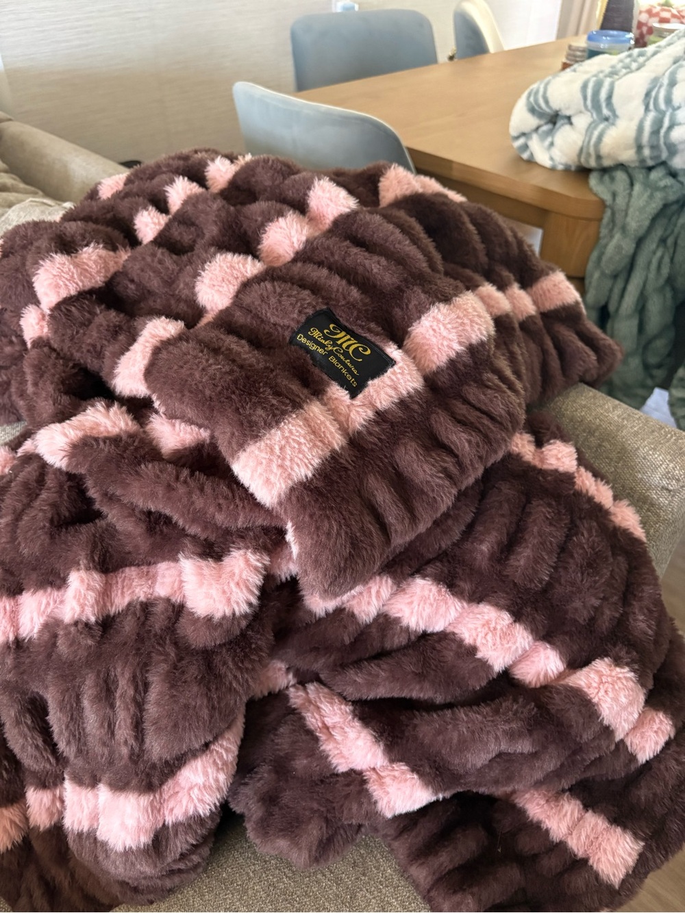 Plush Faux Fur Throw Blanket - Pink & Brown